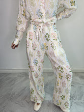 Load image into Gallery viewer, STITCH & Co. Floral Print Gauze Pants in Ivory/Flower