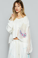 Load image into Gallery viewer, POL OVERSIZED CROPPED Top with Contrasting Fabric and Patches in Ivory
