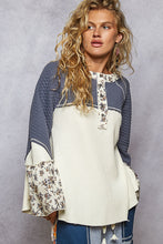 Load image into Gallery viewer, POL Contrasting Mixed Top with Ruffle Sleeves in Navy/Natural