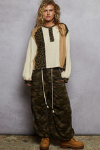 Load image into Gallery viewer, POL Thermal Knit and Print Top in Cream/Olive