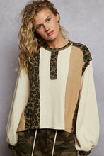 Load image into Gallery viewer, POL Thermal Knit and Print Top in Cream/Olive