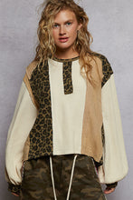 Load image into Gallery viewer, POL Thermal Knit and Print Top in Cream/Olive