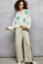 Load image into Gallery viewer, POL Lightweight Flower Print Knit Sweater in Ivory
