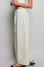 Load image into Gallery viewer, POL Textured Knit Floral Print Pants in Cream Floral