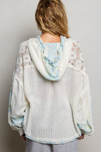 Load image into Gallery viewer, POL Floral Patchwork Balloon Sleeve Top in Off White/Blue