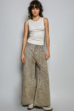 Load image into Gallery viewer, POL High Rise Terry Knit Pants in Dusty Choco