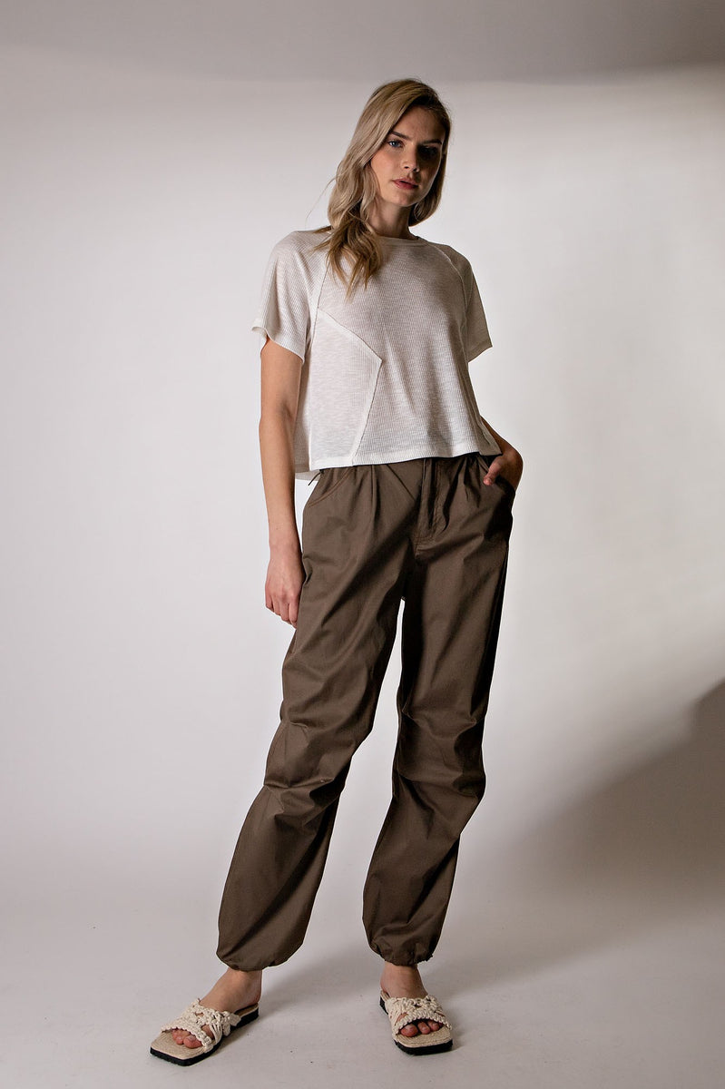 Easel Parachute Cargo Pants in Dark Olive June Adel