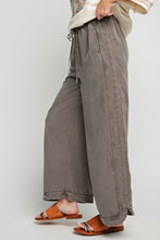Load image into Gallery viewer, Easel Mineral Washed Wide Leg Pants in Ash Pants Easel