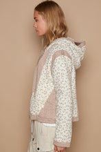 Load image into Gallery viewer, POL Quilted Double Gauze Floral Print Jacket in Ivory/ Beige Multi