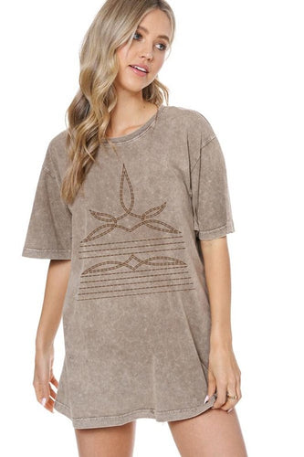 Western Cowboy Boot Toe Graphic Tee in Mocha Graphic Tees Zutter   