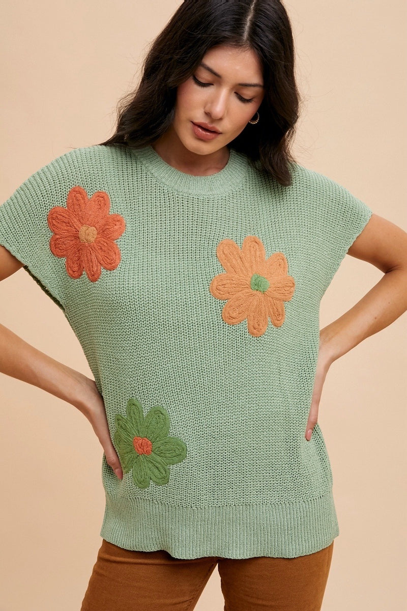 UND FLOWER RAISED EMBROIDERY TOPグリーン AnnieWear Lightweight Sweater Top with Large Flower Embroidery in