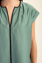 Load image into Gallery viewer, GiGio Solid Color Top with Contrasting Piping Details in Teal