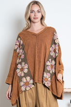 Load image into Gallery viewer, BlueVelvet Color Block Panel Top with Flower Patches in Mocha