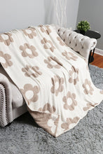 Load image into Gallery viewer, Reversible Throw Blanket with Daisy Pattern in Beige
