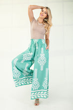 Load image into Gallery viewer, GiGio Printed Wide Leg Pants in Emerald