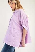 Load image into Gallery viewer, Easel OVERSIZED Cotton Gauze Top with Raised Flower Patches in Lavender