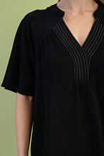 Load image into Gallery viewer, GiGio Solid Color Washed Linen Blend Top in Black