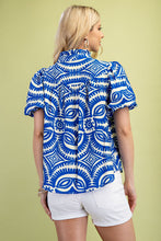 Load image into Gallery viewer, GiGio Printed Top with Contrasting Color Piping Details in Blue
