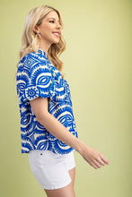 Load image into Gallery viewer, GiGio Printed Top with Contrasting Color Piping Details in Blue