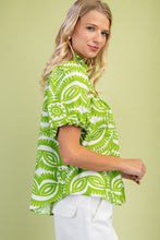 Load image into Gallery viewer, GiGio Printed Top with Contrasting Color Piping Details in Green