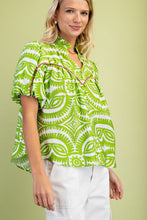 Load image into Gallery viewer, GiGio Printed Top with Contrasting Color Piping Details in Green