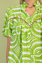 Load image into Gallery viewer, GiGio Printed Top with Contrasting Color Piping Details in Green