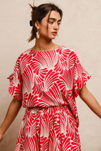 Load image into Gallery viewer, BiBi Two Toned Printed Woven Top in Fuchsia