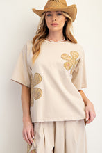 Load image into Gallery viewer, Easel OVERSIZED Flower Patch Mineral Washed Top in Khaki