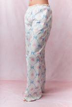 Load image into Gallery viewer, Peach Love Cotton Poplin Bow and Rose Print Lounge Pants in White