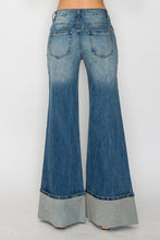 Load image into Gallery viewer, Wisteria Lane Mid Rise Full Length Cuffed Denim Jeans in Medium