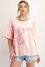 Load image into Gallery viewer, Easel OVERSIZED Top with Mixed Raised Flower Patch in Blush