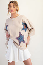 Load image into Gallery viewer, Easel OVERSIZED Multi Layered Star Patched Top in Khaki