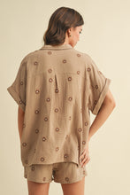 Load image into Gallery viewer, Klesis Solid Color Gauze Set with Floral Embroidery in Mocha