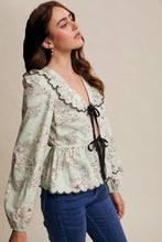 Load image into Gallery viewer, Listicle Floral Print Front Tie Top in Mint
