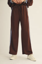 Load image into Gallery viewer, Jodifl Color Block Trim Detailed Sweatpants in Brown