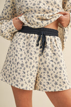 Load image into Gallery viewer, AnnieWear Quilted Floral Print Set in Cream/Navy