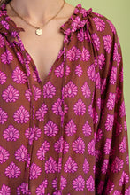 Load image into Gallery viewer, GiGio Contrasting Color Printed Top in Brown Mix