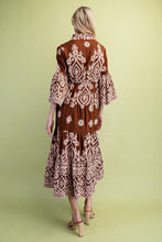 Load image into Gallery viewer, GiGio Textured Print Midi Dress in Brown