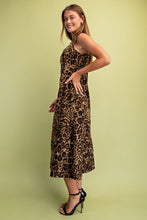Load image into Gallery viewer, GiGio Leopard Print Front Zip Midi Dress in Camel