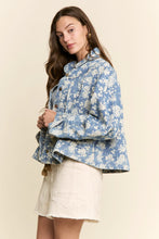 Load image into Gallery viewer, J.nna Floral Print Pleated Denim Jacket in Med Blue Denim