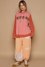 Load image into Gallery viewer, POL OVERSIZED Cotton and Plaid Hooded Top in Blush Brick