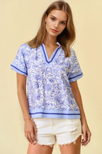 Load image into Gallery viewer, Doe & Rae Floral Print Boxy Top in Periblue