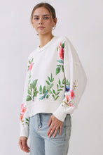 Load image into Gallery viewer, Oddi Vintage Floral Printed Pullover Top in White Garden