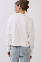 Load image into Gallery viewer, Oddi Vintage Floral Printed Pullover Top in White Garden