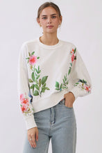 Load image into Gallery viewer, Oddi Vintage Floral Printed Pullover Top in White Garden