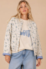 Load image into Gallery viewer, J.nna Floral Pattern Quilted Retro Jacket in Floral Blue