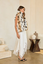Load image into Gallery viewer, Skies are Blue Multi-Toned Faux Fur Open Front Vest in Cream Multi