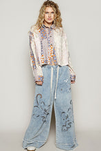 Load image into Gallery viewer, POL CROPPED Mixed Print and Crochet Top in Lavender Multi