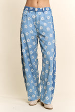 Load image into Gallery viewer, Davi & Dani Flower Print Wide Leg Culotte Pants in Denim Blue