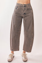 Load image into Gallery viewer, Davi & Dani Mid Rise Denim Barrell Jeans in Rustic Denim